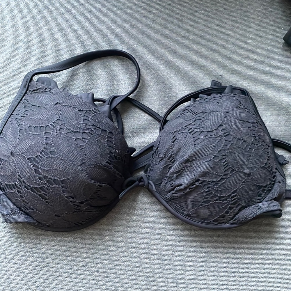 Black bikini top